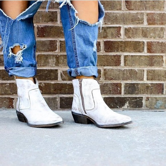 Diba True Gray leather booties NIB - Picture 3 of 8